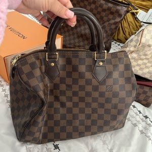 The Speedy 25 in graphic Damier in great condition.